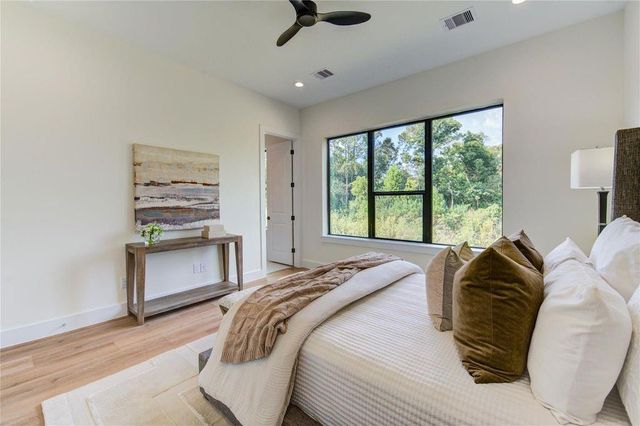 6121 Pacific Forest Drive, Houston, TX 77091