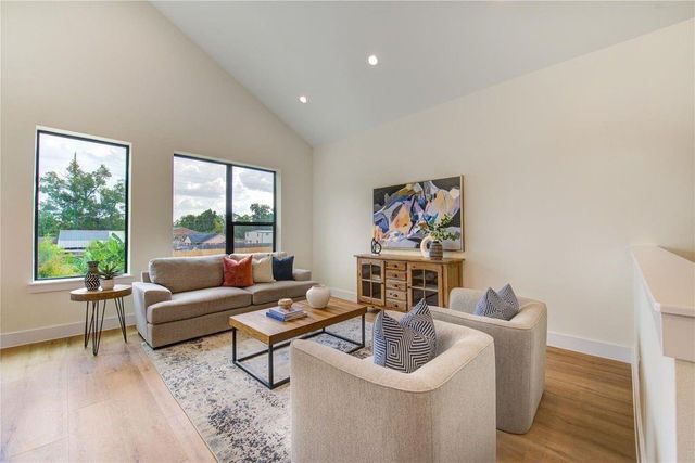 6121 Pacific Forest Drive, Houston, TX 77091