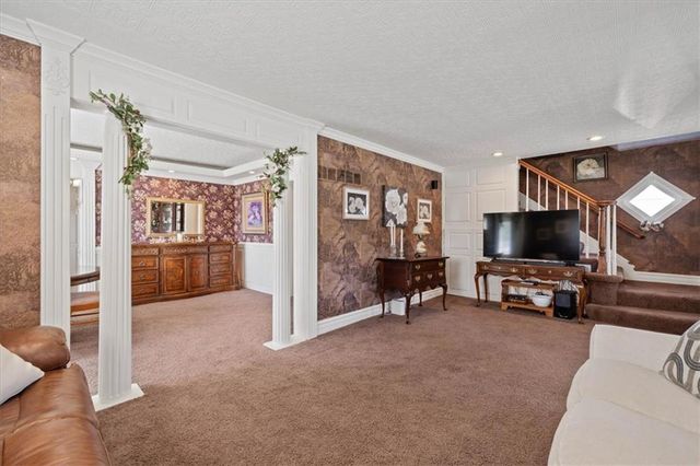 12910 Grandview Road, Grandview, MO 64030