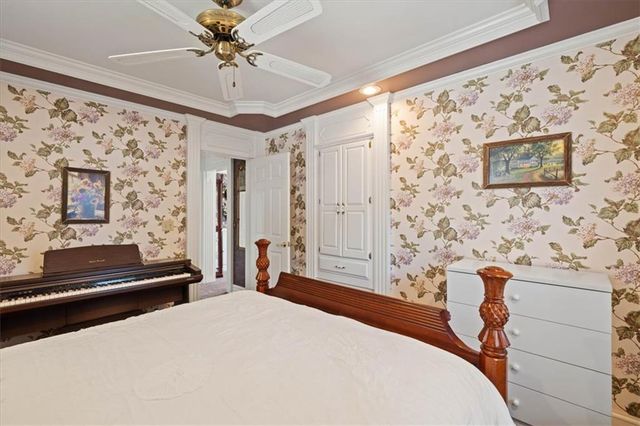 12910 Grandview Road, Grandview, MO 64030