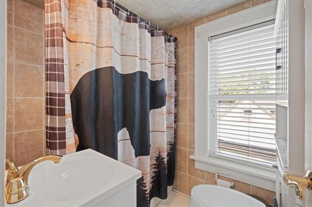 12910 Grandview Road, Grandview, MO 64030
