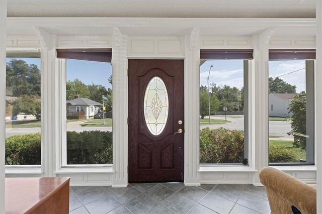 12910 Grandview Road, Grandview, MO 64030