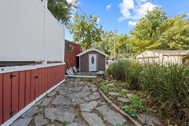 12910 Grandview Road, Grandview, MO 64030