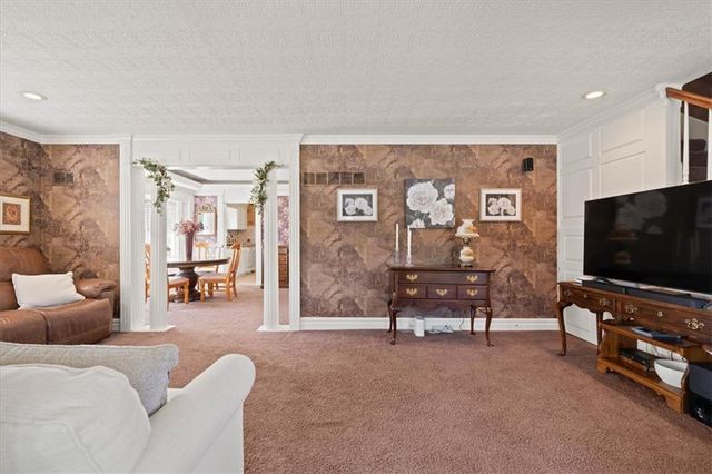 12910 Grandview Road, Grandview, MO 64030