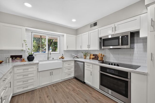 619 Wilderness Drive, Sanger, CA 93657