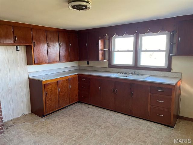 437 County Road 6420, Salem, MO 65560