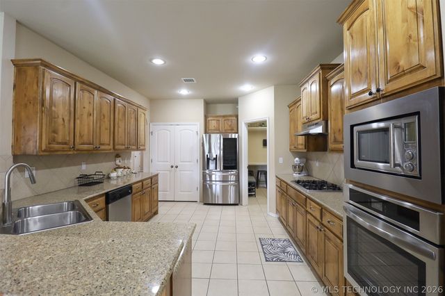 11985 S 91st East Avenue, Bixby, OK 74008