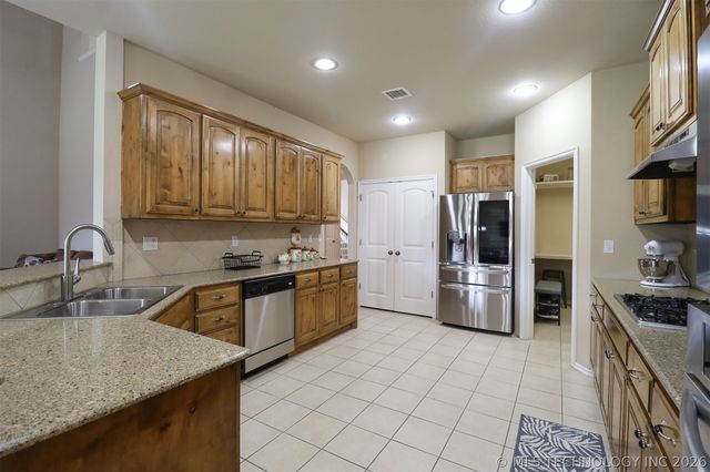 11985 S 91st East Avenue, Bixby, OK 74008