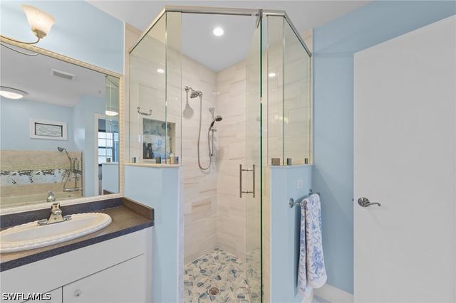 5832 Casablanca CT, Fort Myers, FL 33919