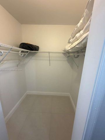 9451 Evergreen Pl 102, Davie, FL 33324