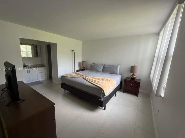 9451 Evergreen Pl 102, Davie, FL 33324