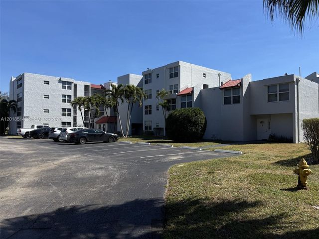 9451 Evergreen Pl 102, Davie, FL 33324