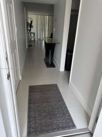 9451 Evergreen Pl 102, Davie, FL 33324