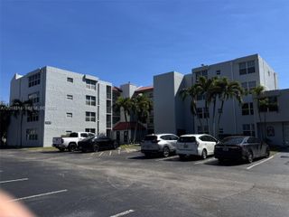 9451 Evergreen Pl 102, Davie, FL 33324