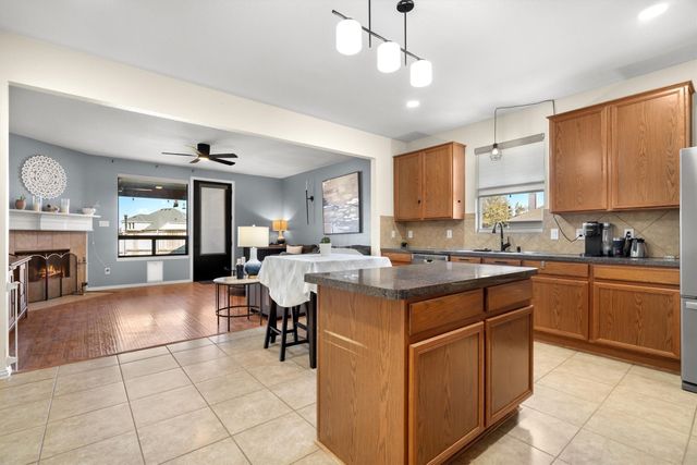 2715 Tori Oak Trail, Corinth, TX 76210