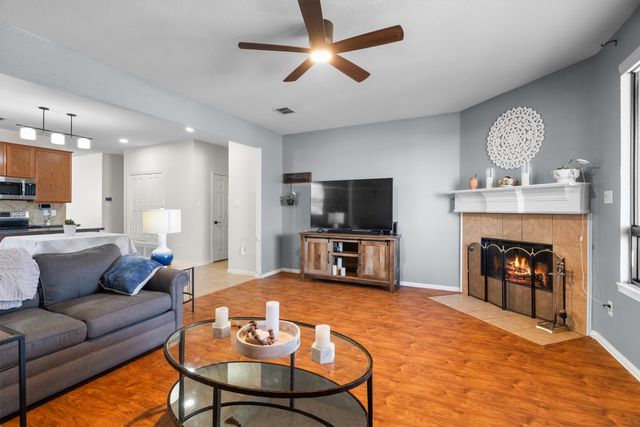 2715 Tori Oak Trail, Corinth, TX 76210