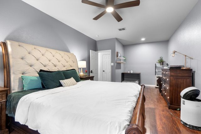 2715 Tori Oak Trail, Corinth, TX 76210