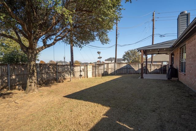 2715 Tori Oak Trail, Corinth, TX 76210