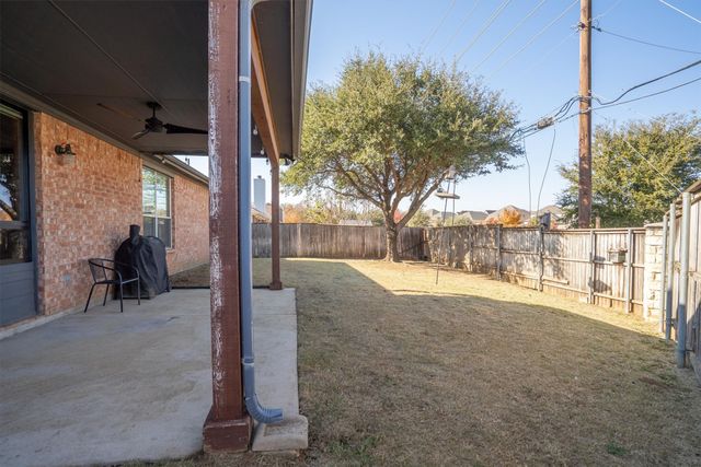 2715 Tori Oak Trail, Corinth, TX 76210