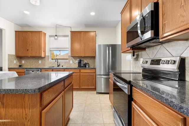 2715 Tori Oak Trail, Corinth, TX 76210