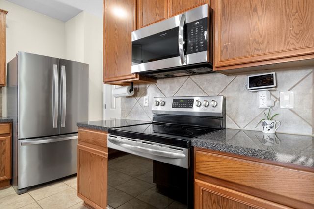 2715 Tori Oak Trail, Corinth, TX 76210