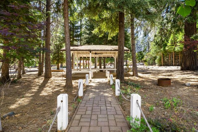 5915 Happy Pines Dr, Foresthill, CA 95631