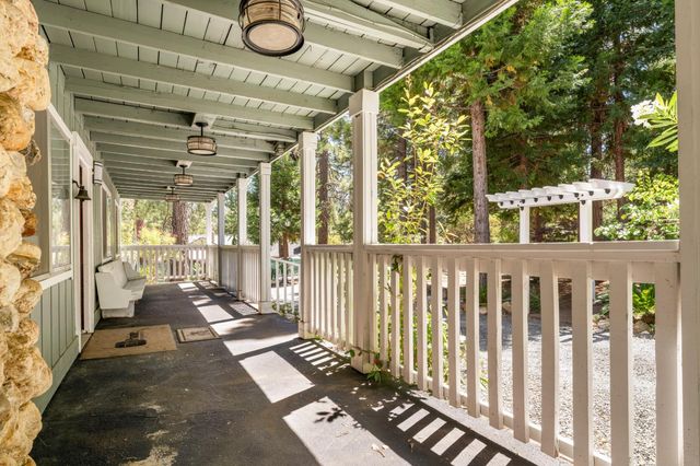5915 Happy Pines Dr, Foresthill, CA 95631