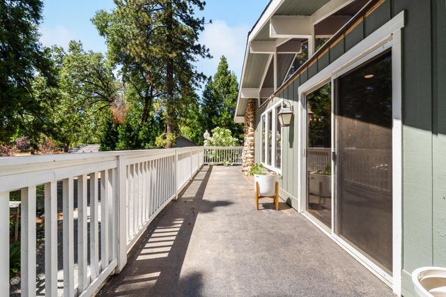 5915 Happy Pines Dr, Foresthill, CA 95631