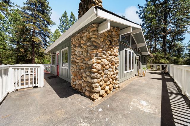 5915 Happy Pines Dr, Foresthill, CA 95631