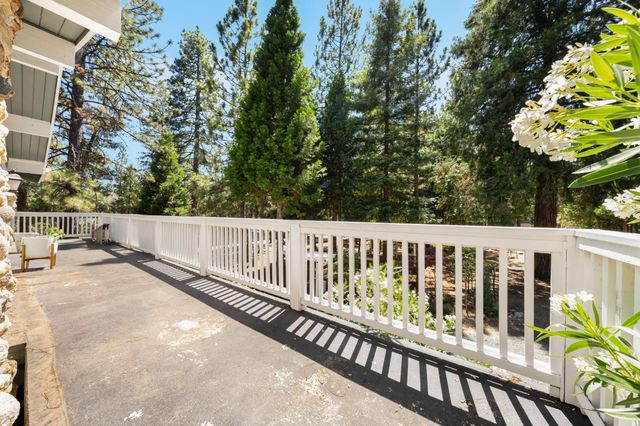 5915 Happy Pines Dr, Foresthill, CA 95631