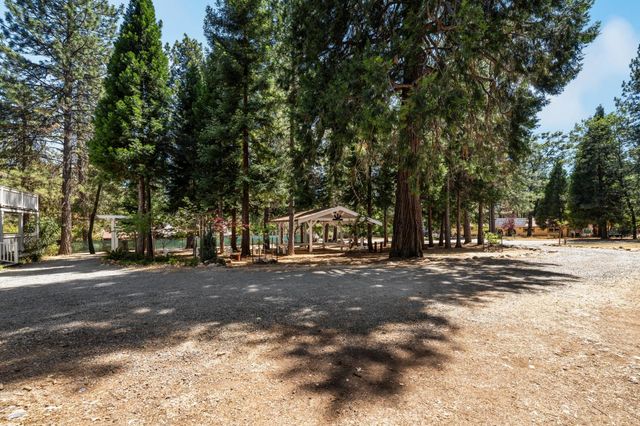 5915 Happy Pines Dr, Foresthill, CA 95631