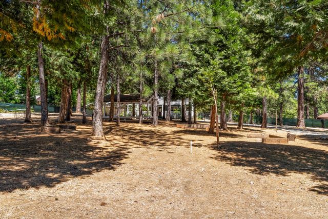 5915 Happy Pines Dr, Foresthill, CA 95631