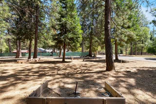 5915 Happy Pines Dr, Foresthill, CA 95631