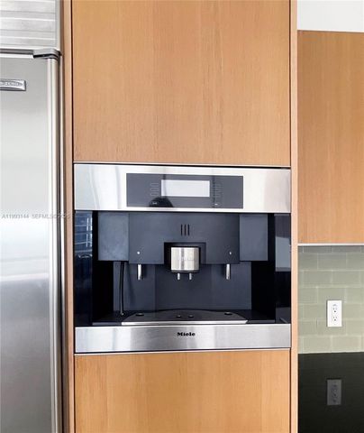 1060 Brickell Ave 4207, Miami, FL 33131