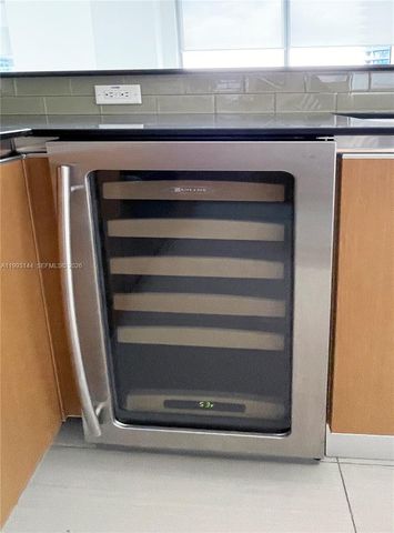 1060 Brickell Ave 4207, Miami, FL 33131