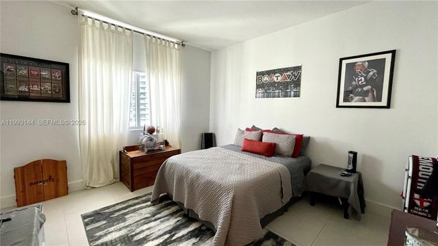 1060 Brickell Ave 4207, Miami, FL 33131