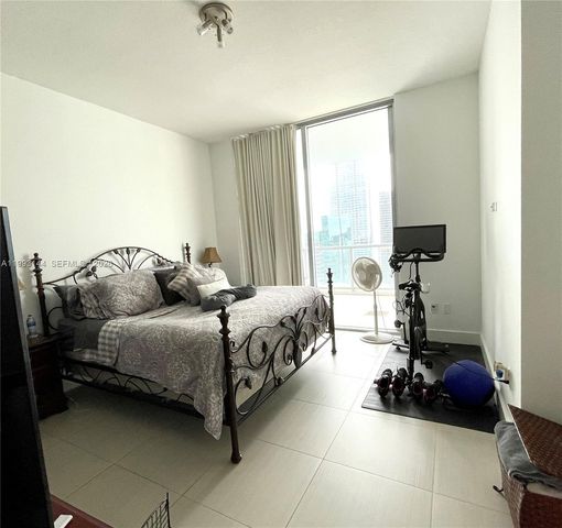 1060 Brickell Ave 4207, Miami, FL 33131
