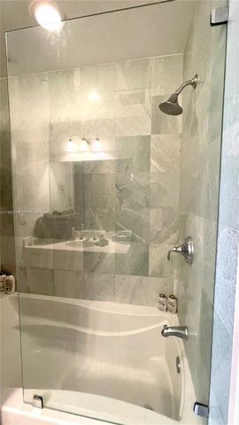 1060 Brickell Ave 4207, Miami, FL 33131