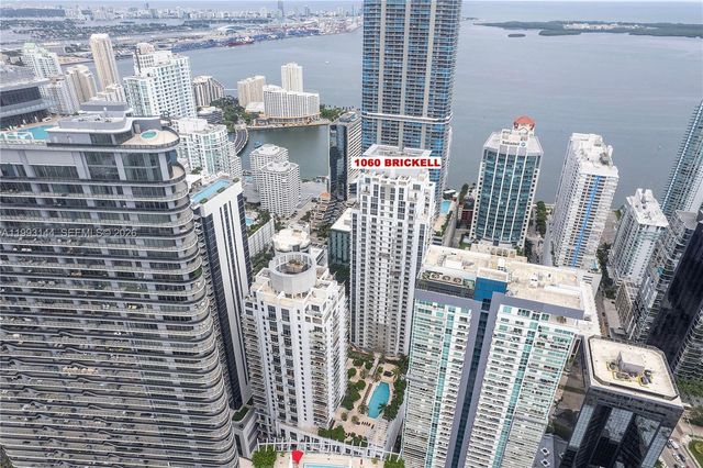1060 Brickell Ave 4207, Miami, FL 33131