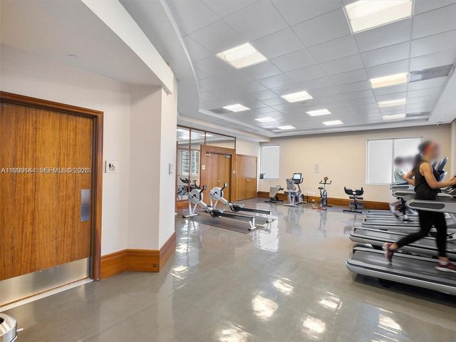 1060 Brickell Ave 4207, Miami, FL 33131