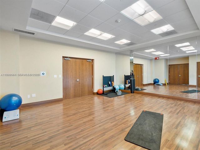 1060 Brickell Ave 4207, Miami, FL 33131