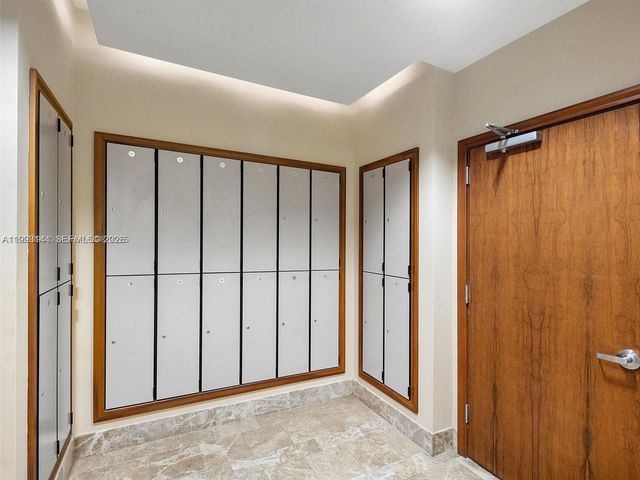 1060 Brickell Ave 4207, Miami, FL 33131