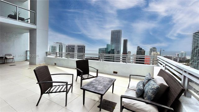 1060 Brickell Ave 4207, Miami, FL 33131