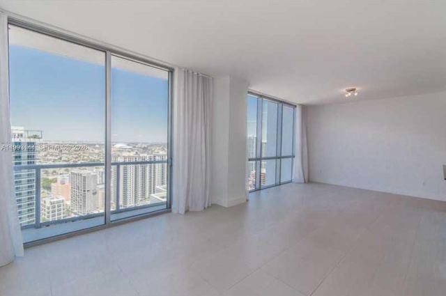 1060 Brickell Ave 4207, Miami, FL 33131