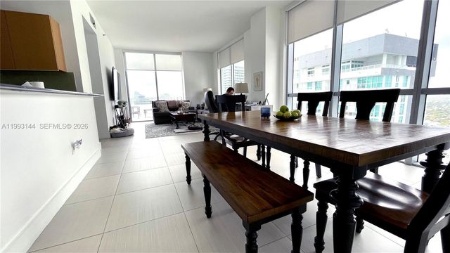 1060 Brickell Ave 4207, Miami, FL 33131