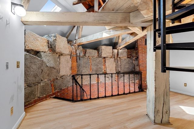 201 Thorndike 2-312, Lowell, MA 01852