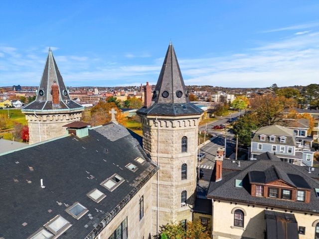 201 Thorndike 2-312, Lowell, MA 01852