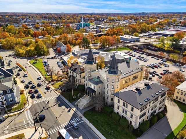 201 Thorndike 2-312, Lowell, MA 01852