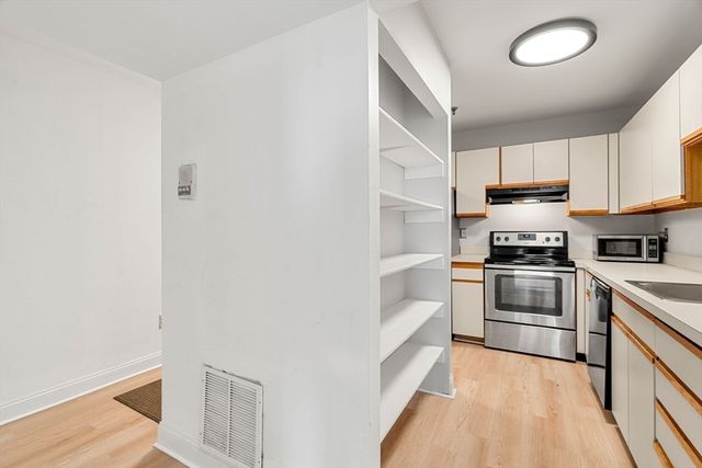 201 Thorndike 2-312, Lowell, MA 01852