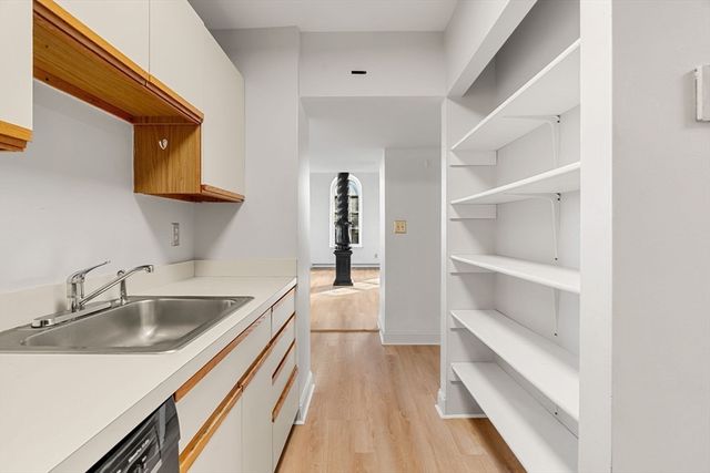 201 Thorndike 2-312, Lowell, MA 01852